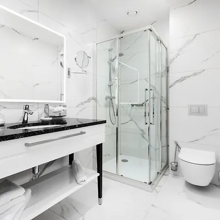 Grand Park Hotel 4*